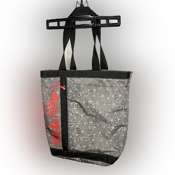 Keith Haring Art Bag - Picture 14 of 15